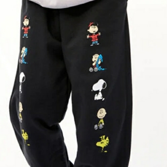 Peanuts Group Sweatpants - Picture 5 of 8